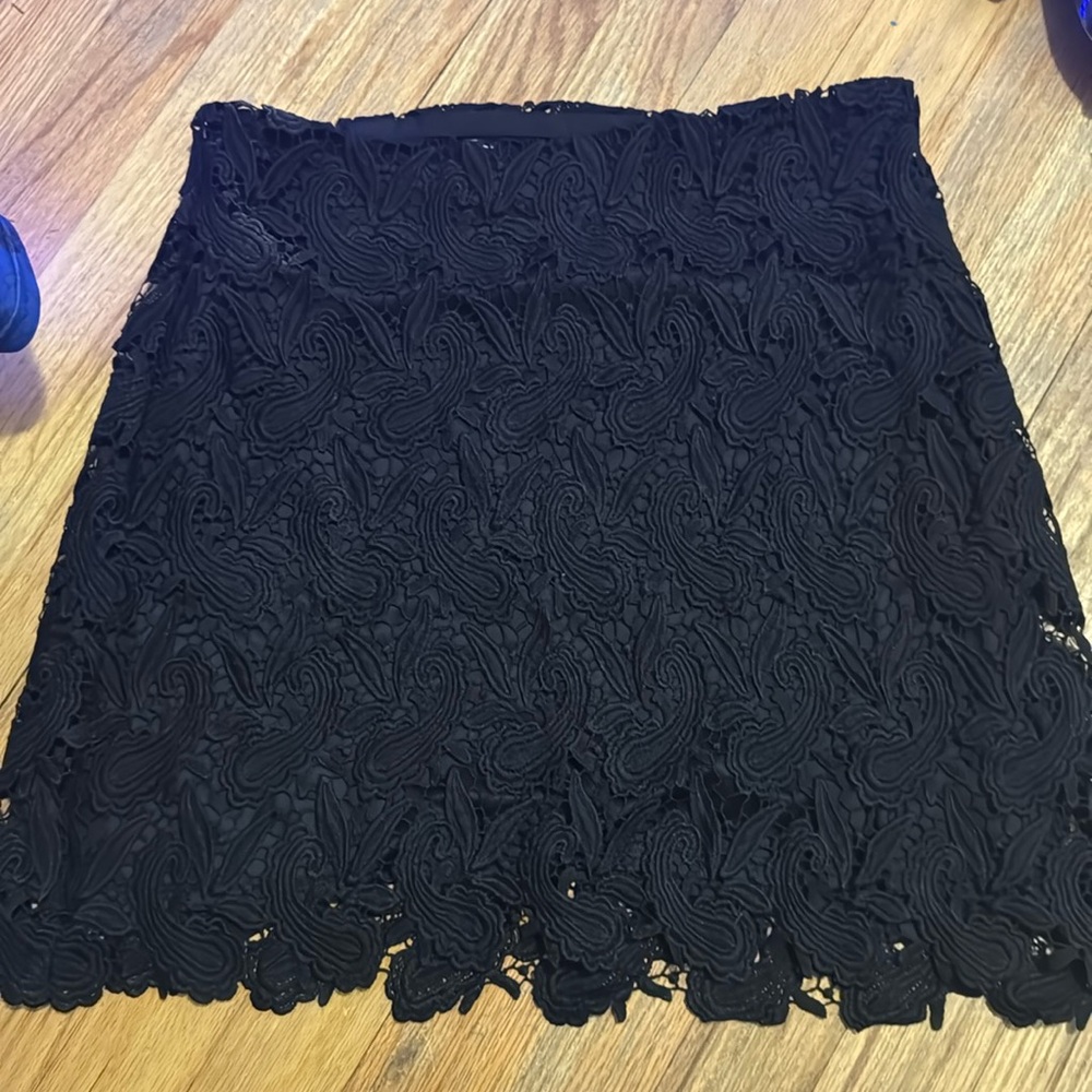 Black express skirt